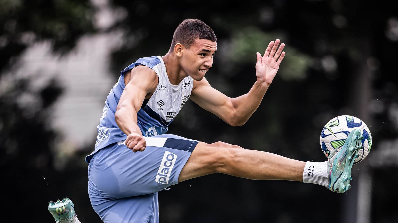 Oferta do Chelsea pega Deivid de surpresa na concentra&ccedil;&atilde;o do Santos