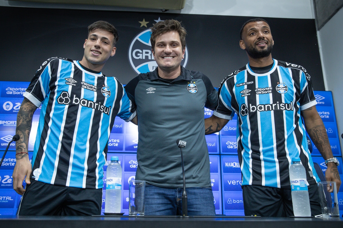 Jo&atilde;o Pedro destaca escolha pelo Gr&ecirc;mio e diz poder jogar ao lado de Su&aacute;rez