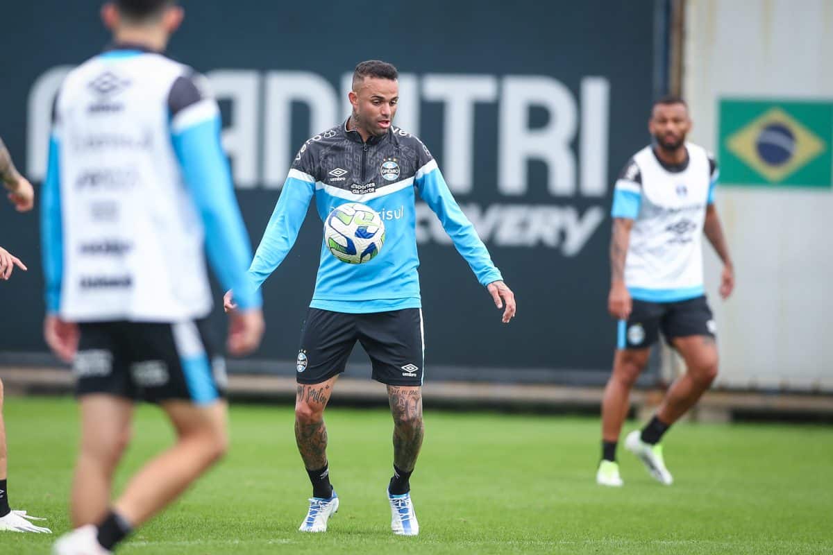 Gr&ecirc;mio planeja estreia de Luan, mas quer ver camisa 7 em a&ccedil;&atilde;o&nbsp;antes&nbsp;disso