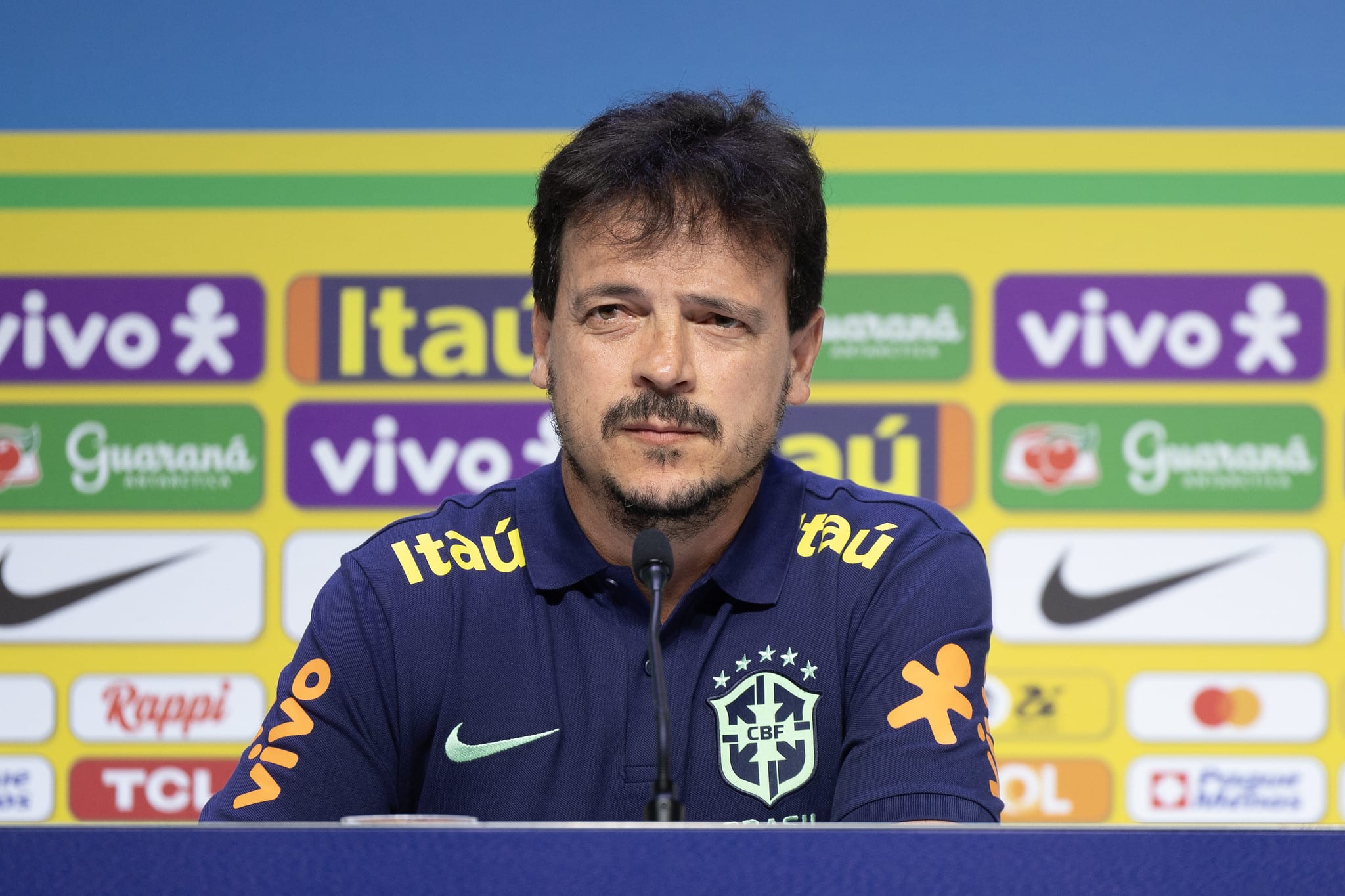 Diniz convoca Sele&ccedil;&atilde;o pela 1&ordf; vez: Lista para a estreia tem volta de Neymar e mais do mesmo