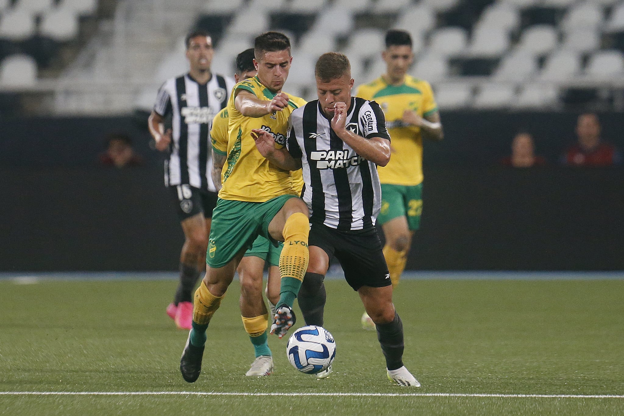 Reservas e Lage n&atilde;o v&atilde;o bem e Botafogo pode se complicar na Sul-Americana