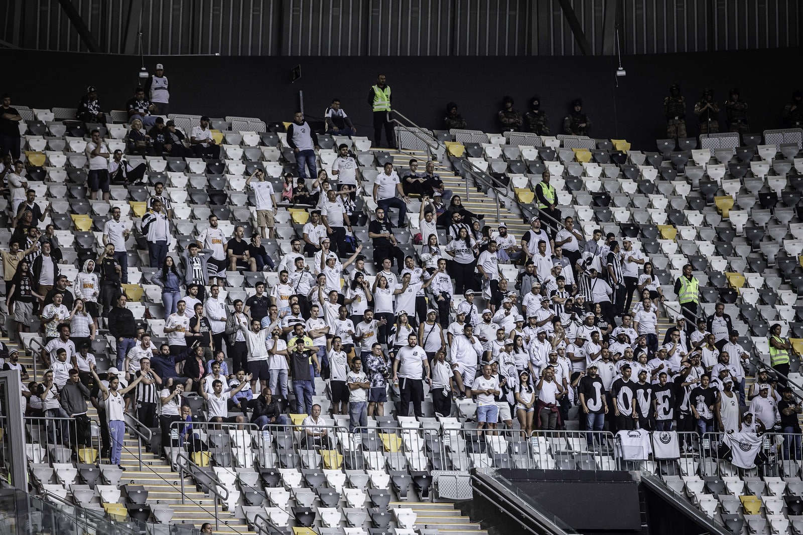 Visitantes, torcedores do Santos elogiam e esperam que Arena MRV inspire Nova Vila