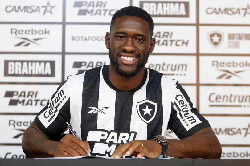 Com zagueiro angolano Bastos, Botafogo encerra contratações em 2023