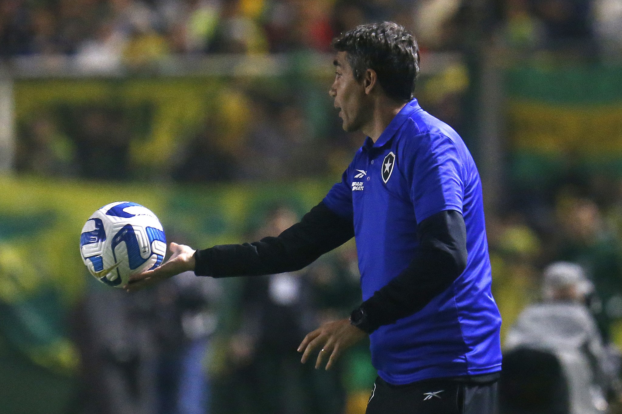 Bruno Lage acerta ao chamar responsabilidade por elimina&ccedil;&atilde;o do Botafogo na Sul-Americana