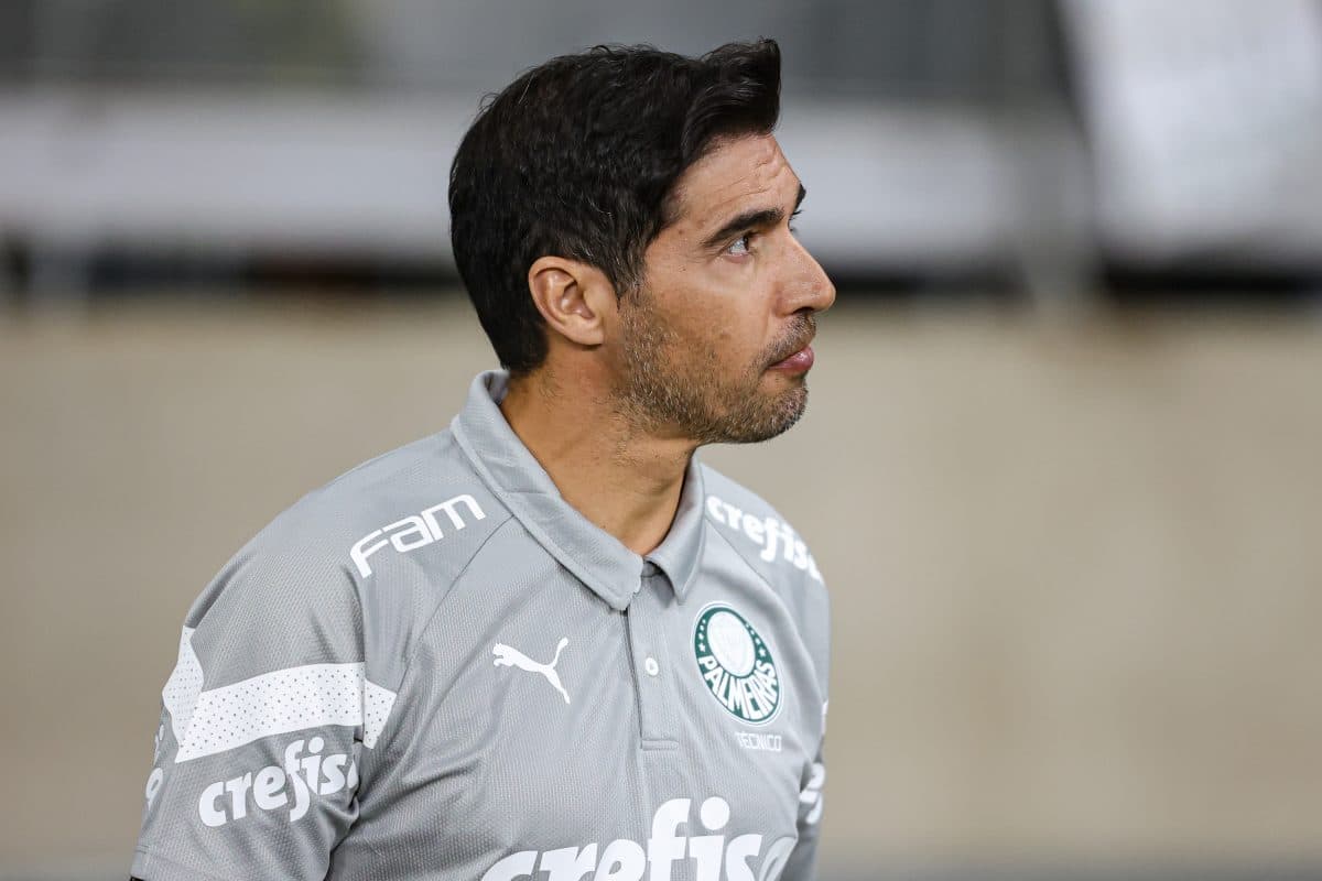 Abel foge de clich&ecirc;s, exalta Veiga e conta como Palmeiras superou m&aacute; fase