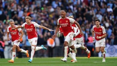 T&iacute;tulo nos p&ecirc;naltis sobre o Manchester City vale muito mais do que a ta&ccedil;a para o Arsenal