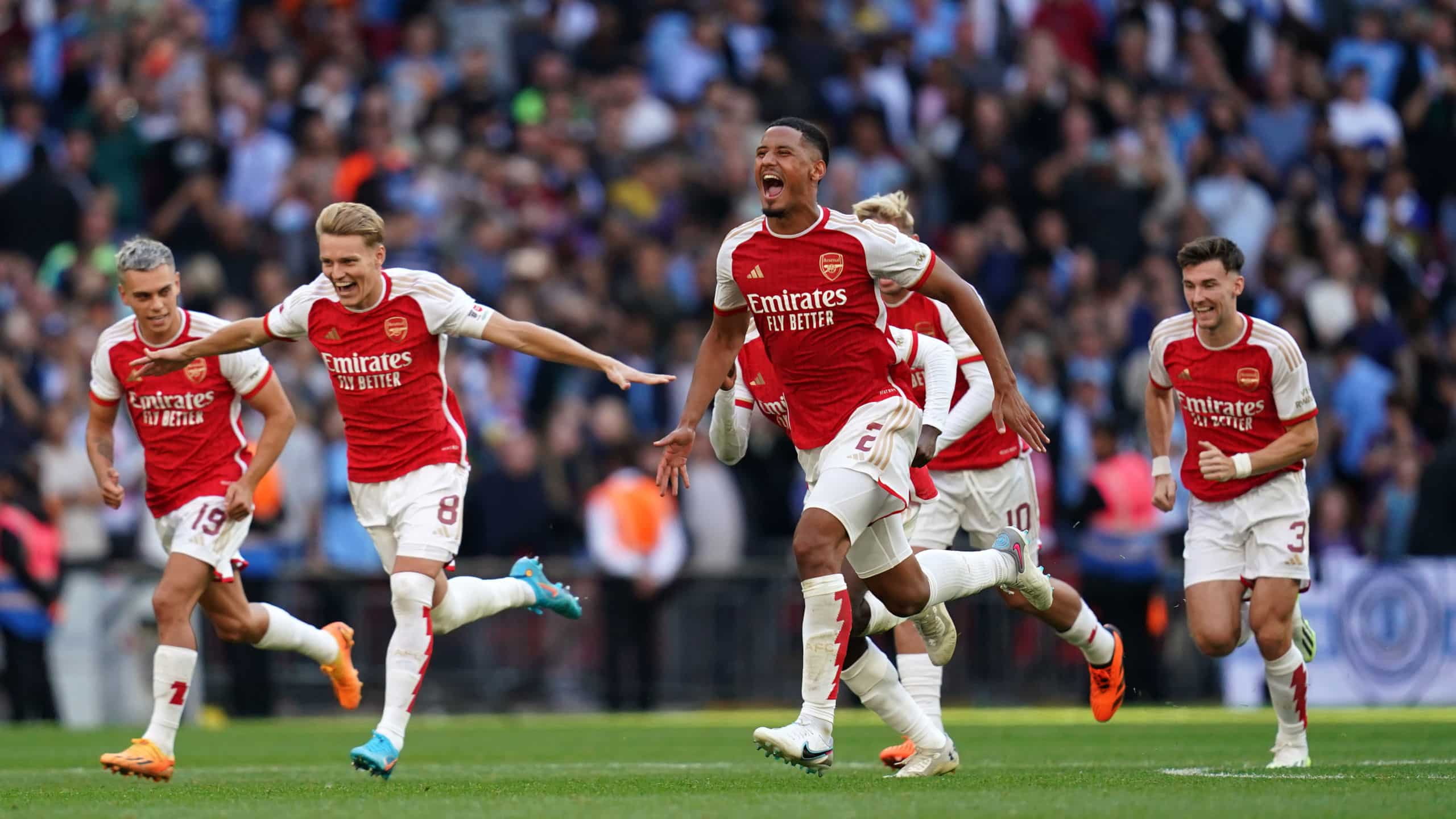 T&iacute;tulo nos p&ecirc;naltis sobre o Manchester City vale muito mais do que a ta&ccedil;a para o Arsenal