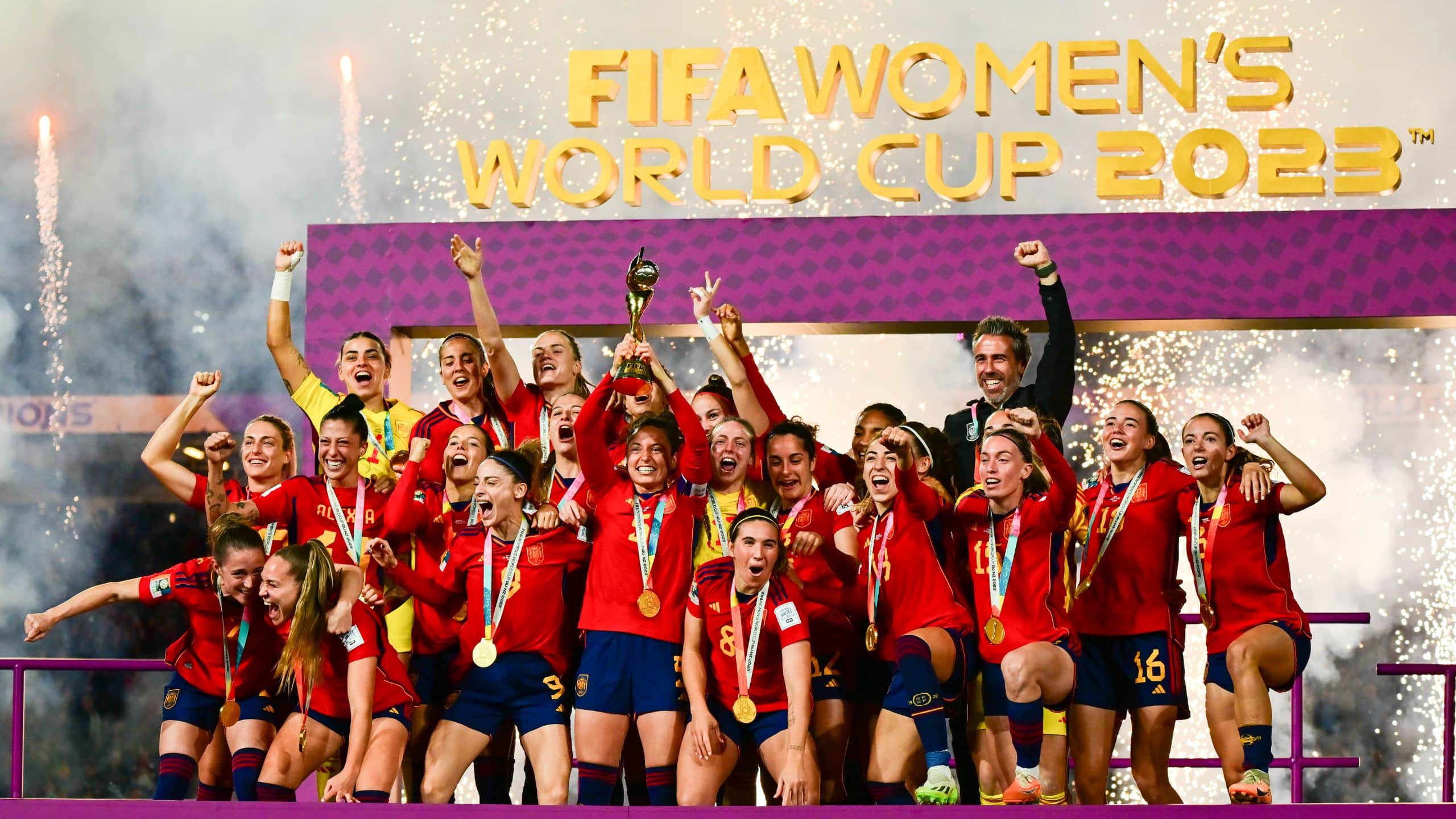 Futebol feminino acumula recordes em 2023, mas sofre com choque de realidade do machismo