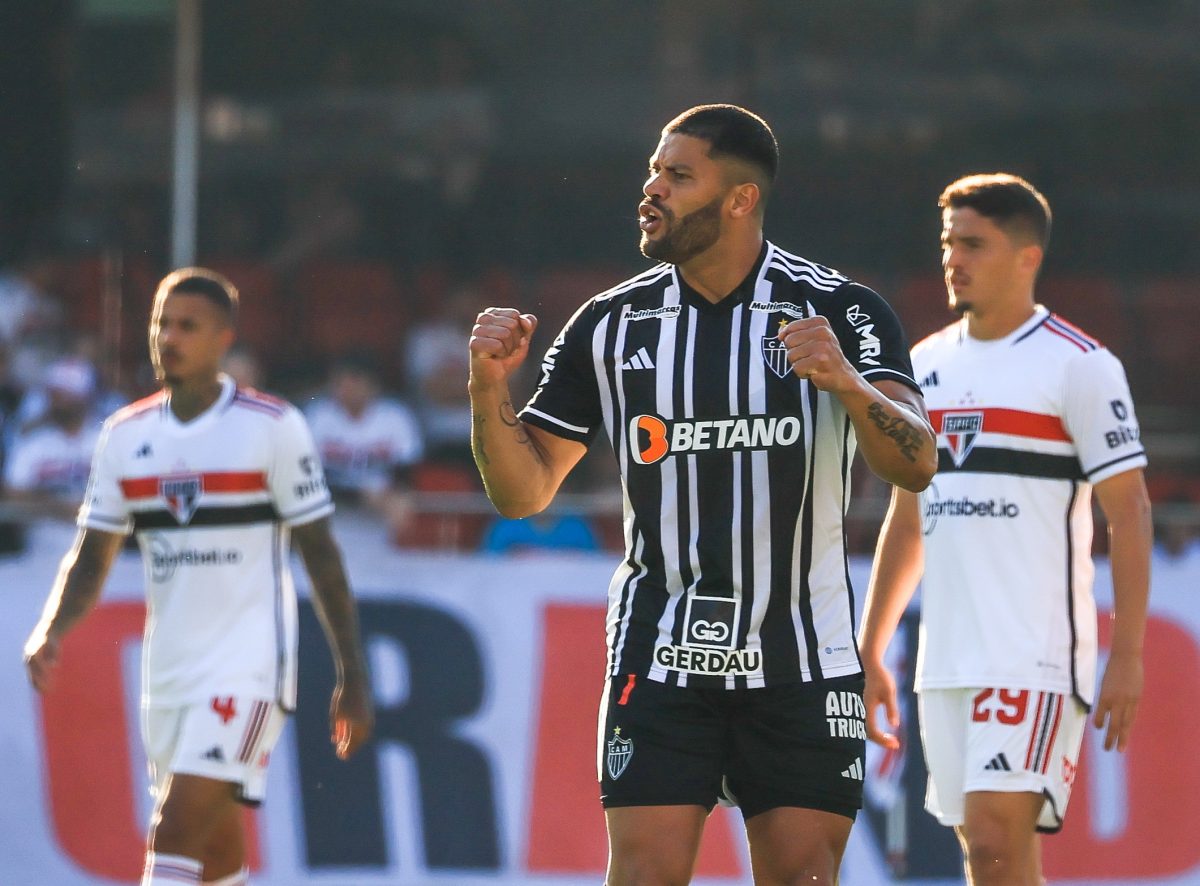 Atl&eacute;tico-MG renasce com gola&ccedil;o de Hulk e ofusca estreia de Lucas Moura no S&atilde;o Paulo