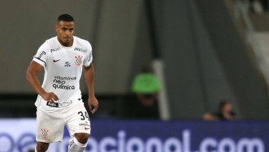 De op&ccedil;&atilde;o no banco a alvo do Napoli: Murillo vira pilar do Corinthians em quatro meses