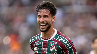 D&uacute;vida sanada entre Martinelli e John Kennedy: Diniz definiu entrada de volante no Fluminense para final da Libertadores contra o Boca Juniors