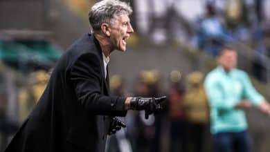 Gr&ecirc;mio fecha ciclo de contrata&ccedil;&otilde;es, mas teme perder titulares do elenco