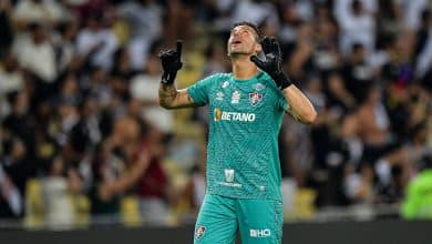 Aposentadoria, Diniz e desejo: por que F&aacute;bio negou Cruzeiro e renovou com Fluminense