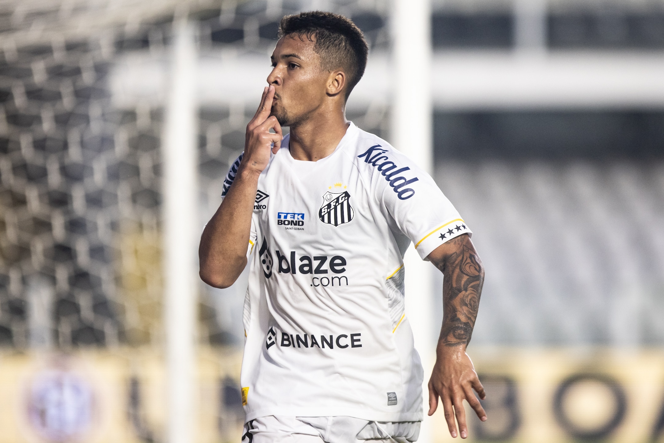 Santos: Apesar de decepcionado, Marcos Leonardo voltar&aacute; a treinar e jogar