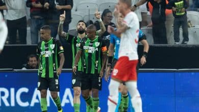 Em jogo eletrizante, Am&eacute;rica-MG elimina Bragantino nos p&ecirc;naltis e segue na Sul-Americana