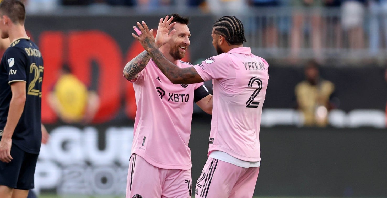 Foi muito bonito o gesto de Messi ao dividir o trof&eacute;u da Leagues Cup com Yedlin