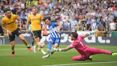 Mitoma enfileirou a defesa do Wolverhampton e o Brighton deu outro espet&aacute;culo