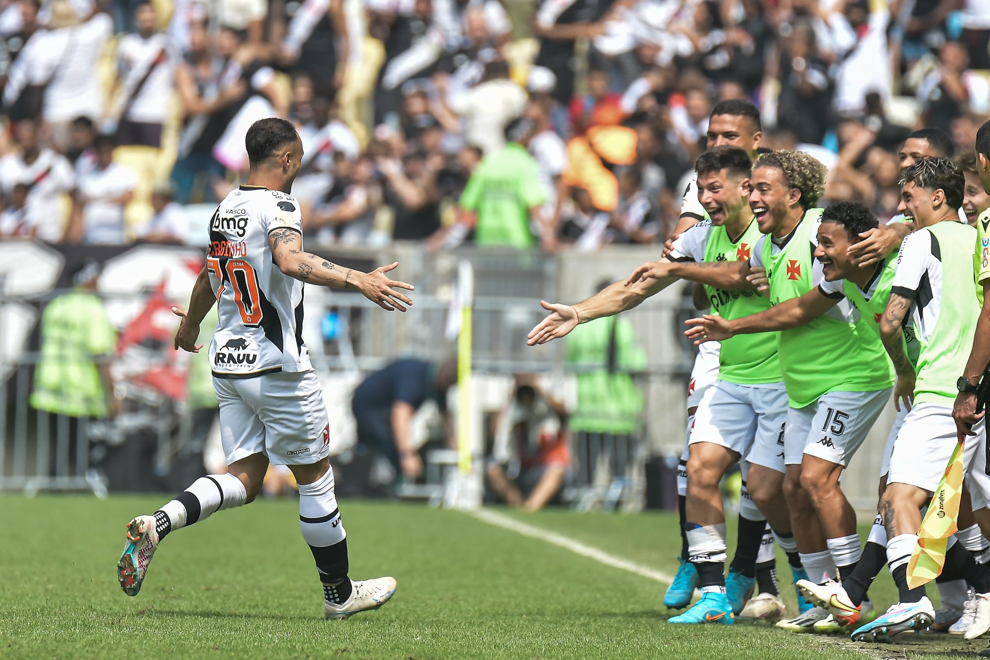 Vasco vence o Atl&eacute;tico-MG e indica que pode se recuperar no Brasileiro