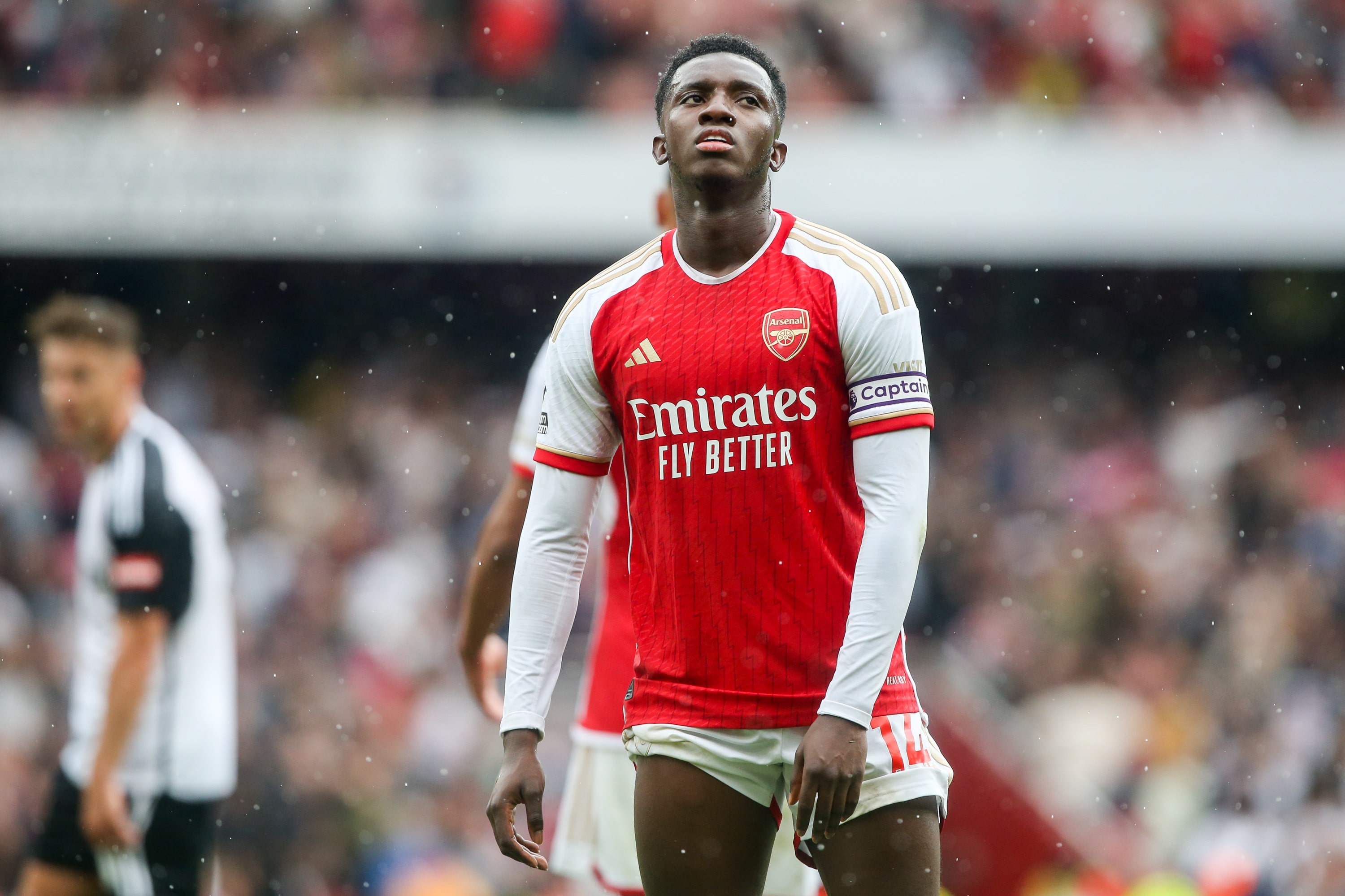 Arsenal joga bem mal, empata e deixa pontos importantes contra o Fulham