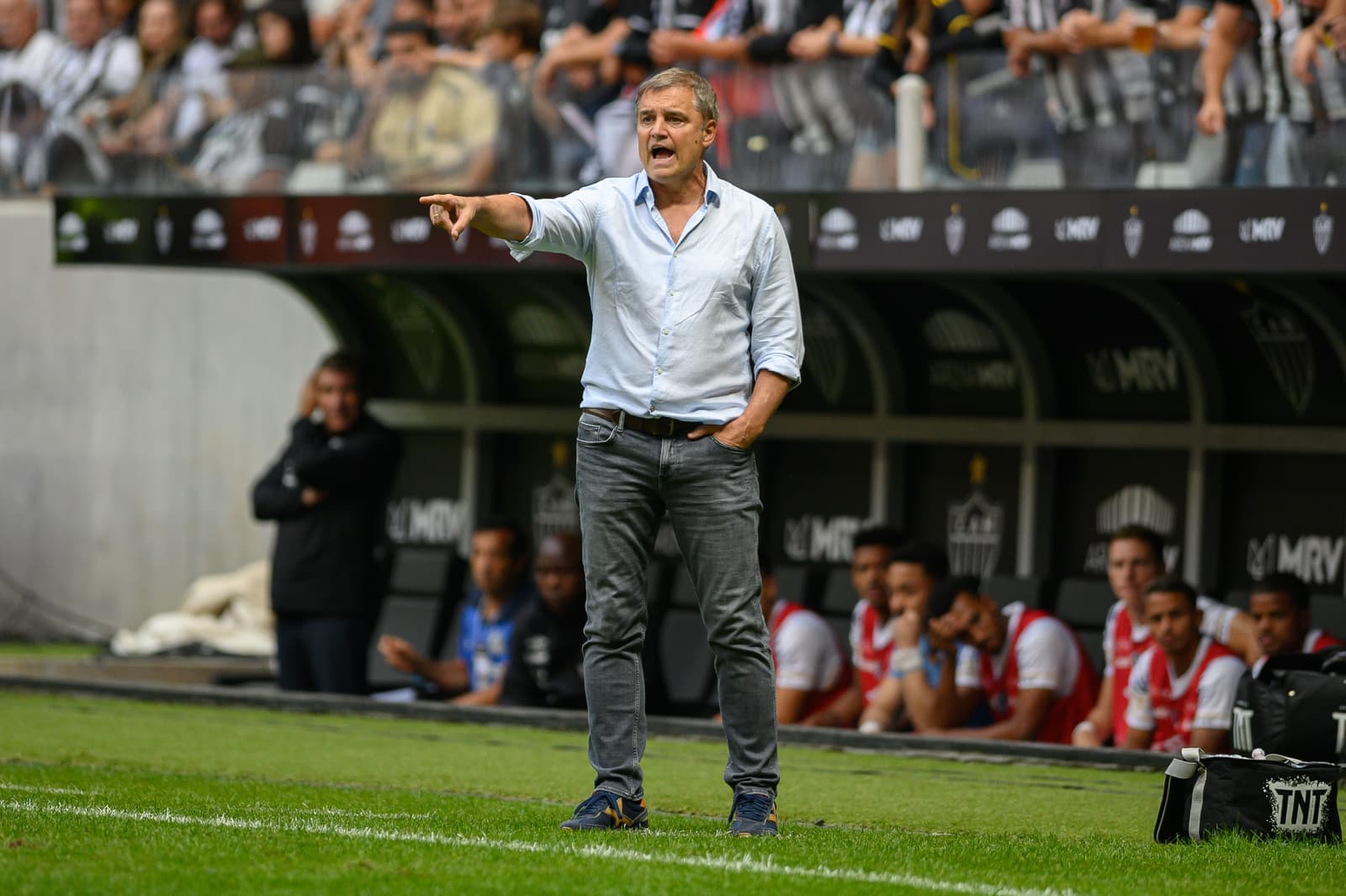 Apesar da derrota, Aguirre elogia &ldquo;protagonismo&rdquo; do Santos contra Atl&eacute;tico-MG na Arena MRV