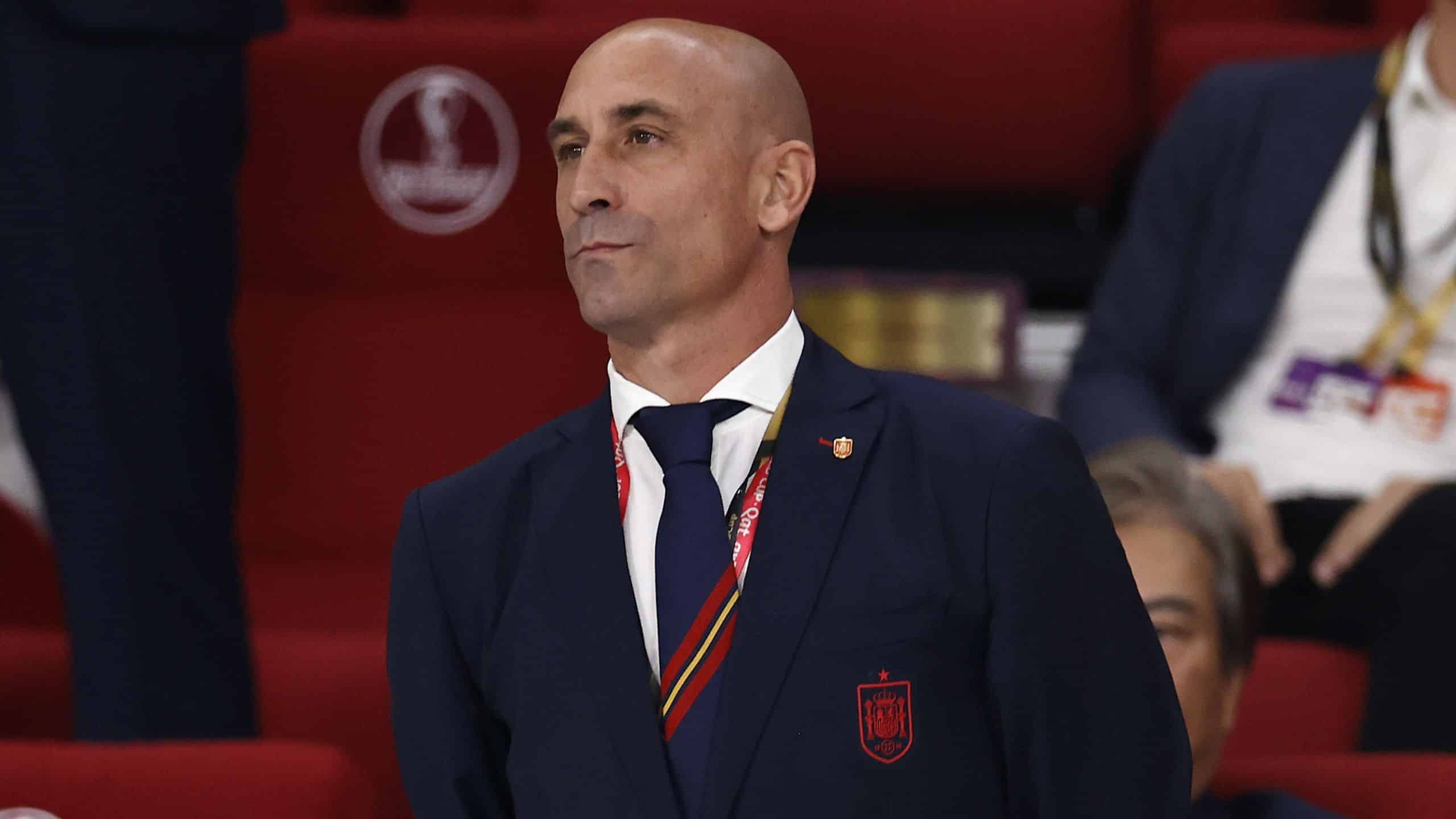 Rubiales coagiu funcion&aacute;ria da federa&ccedil;&atilde;o espanhola para obter declara&ccedil;&otilde;es falsas, diz jornal