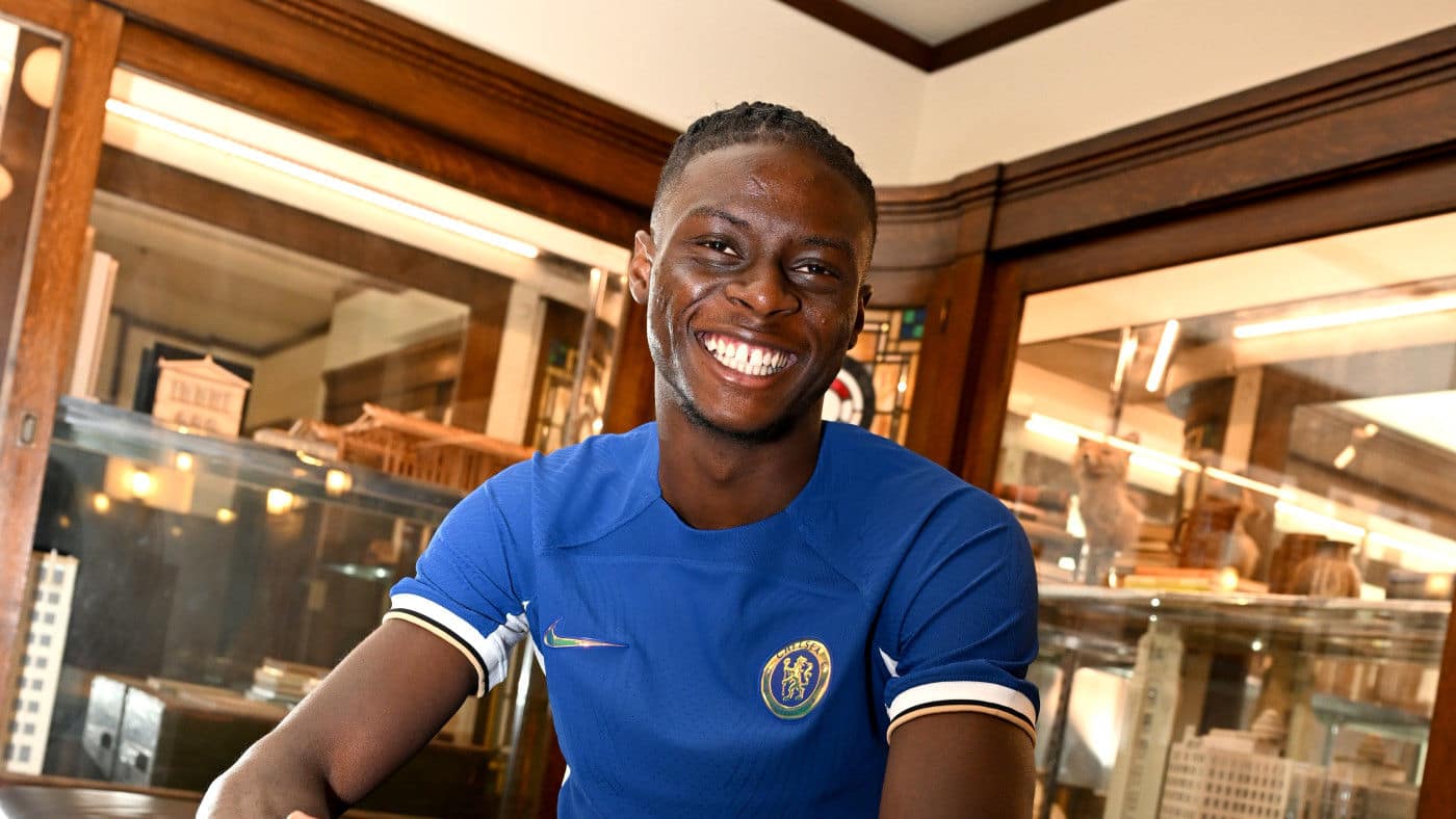 Chelsea contrata revela&ccedil;&atilde;o do Rennes para sua fazenda de talentos &ndash; e j&aacute; pode emprest&aacute;-lo