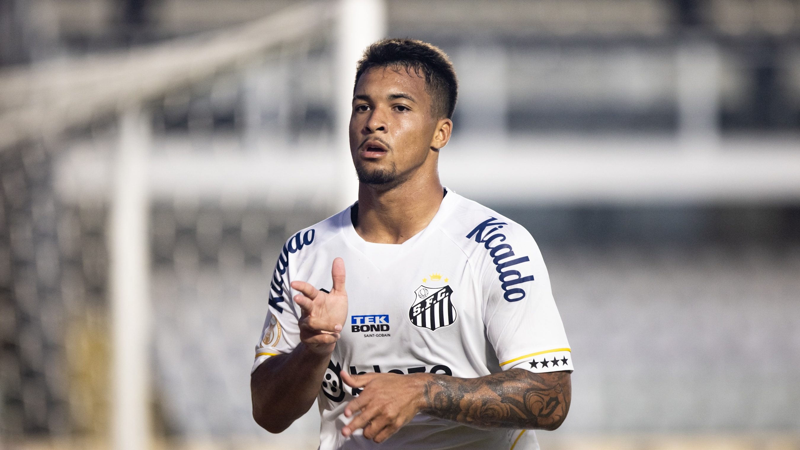 Santos: Mourinho entra em cena pela Roma e liga para convencer Marcos Leonardo