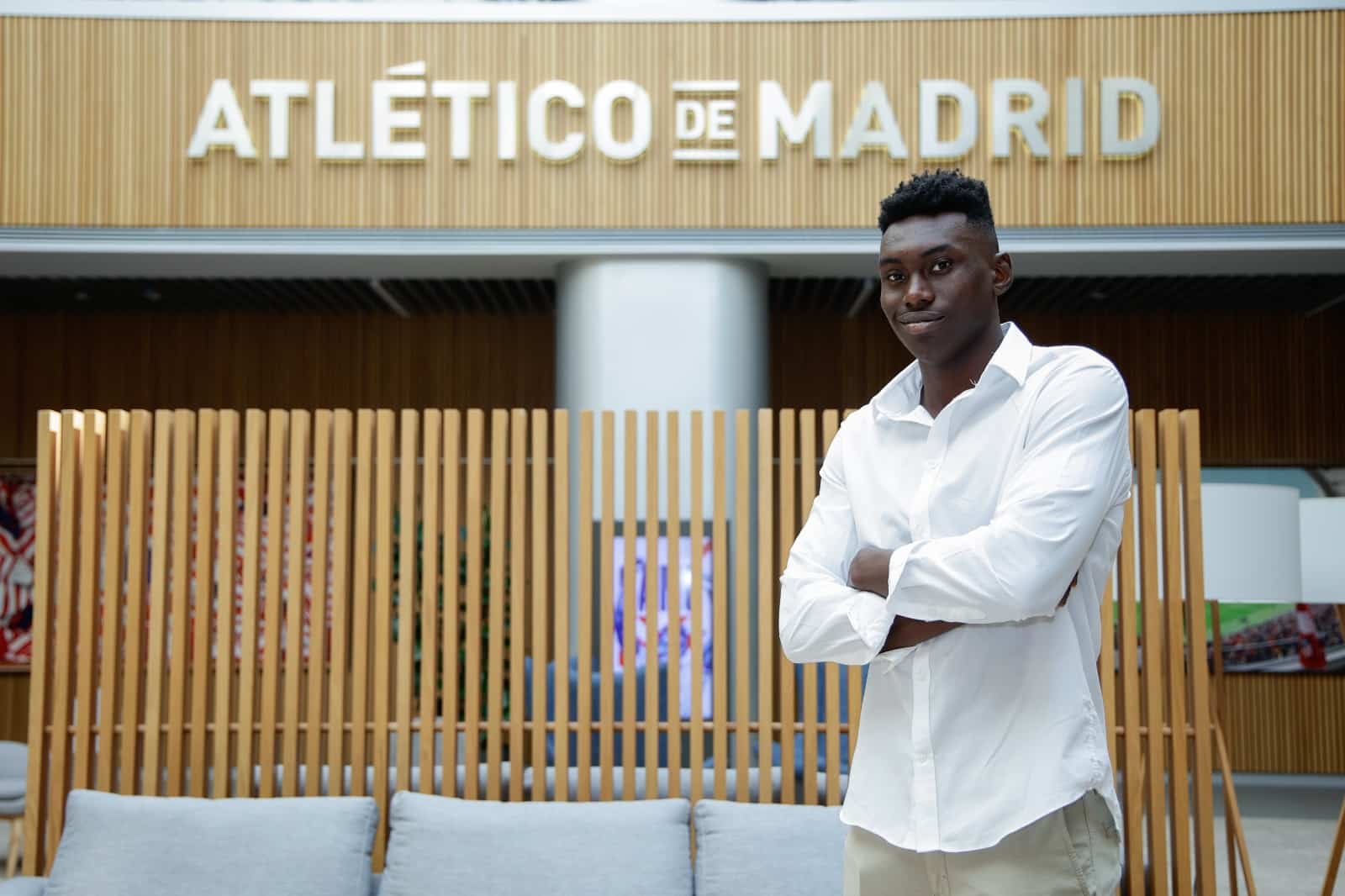 Atl&eacute;tico de Madrid contrata Samu uma semana depois de sofrer gol do atacante