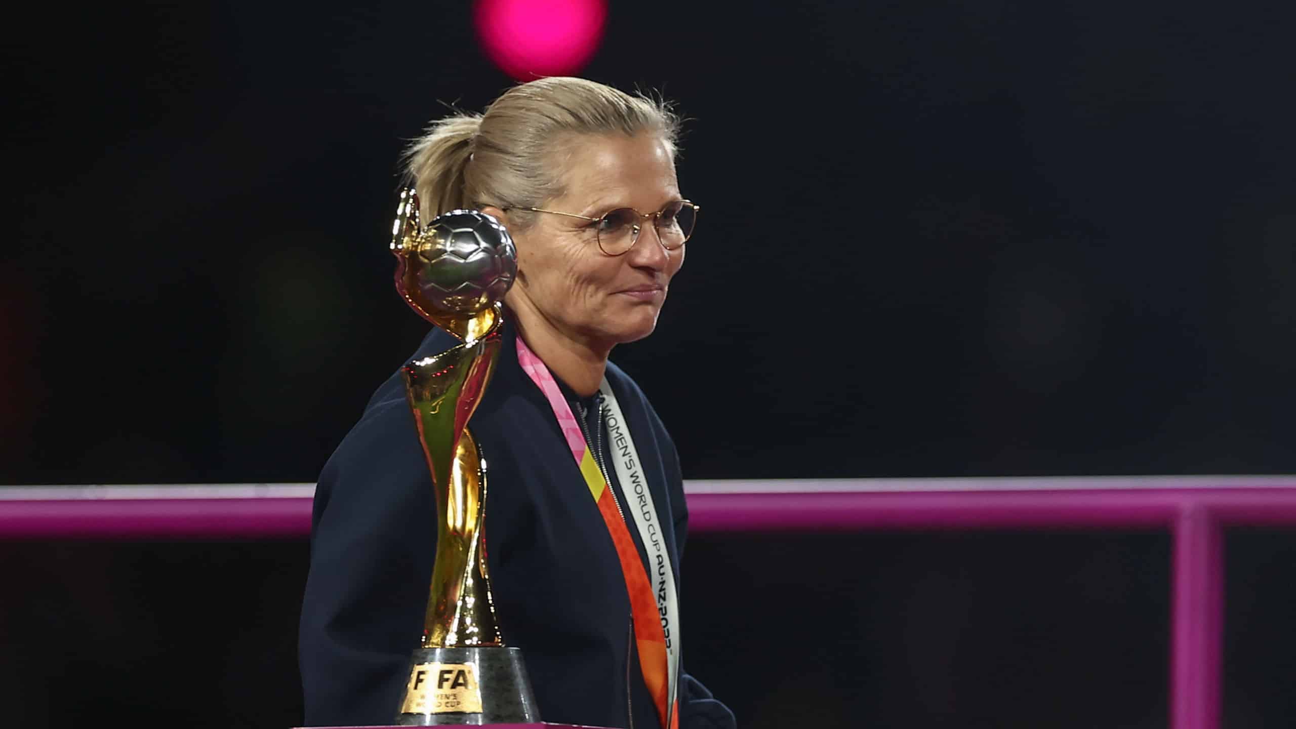 Sarina Wiegman: &ldquo;Podemos ficar orgulhosas, apenas n&atilde;o sentimos isso no momento&rdquo;