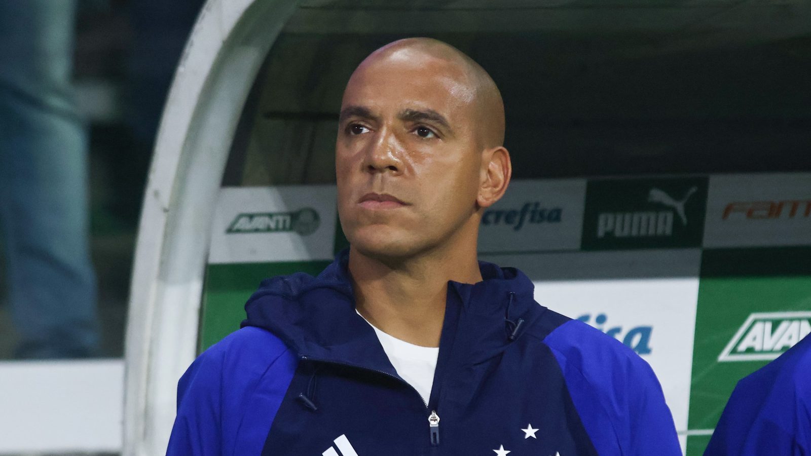 Pepa &lsquo;arranha o disco&rsquo; e repete falas, substitui&ccedil;&otilde;es e falta de resultados