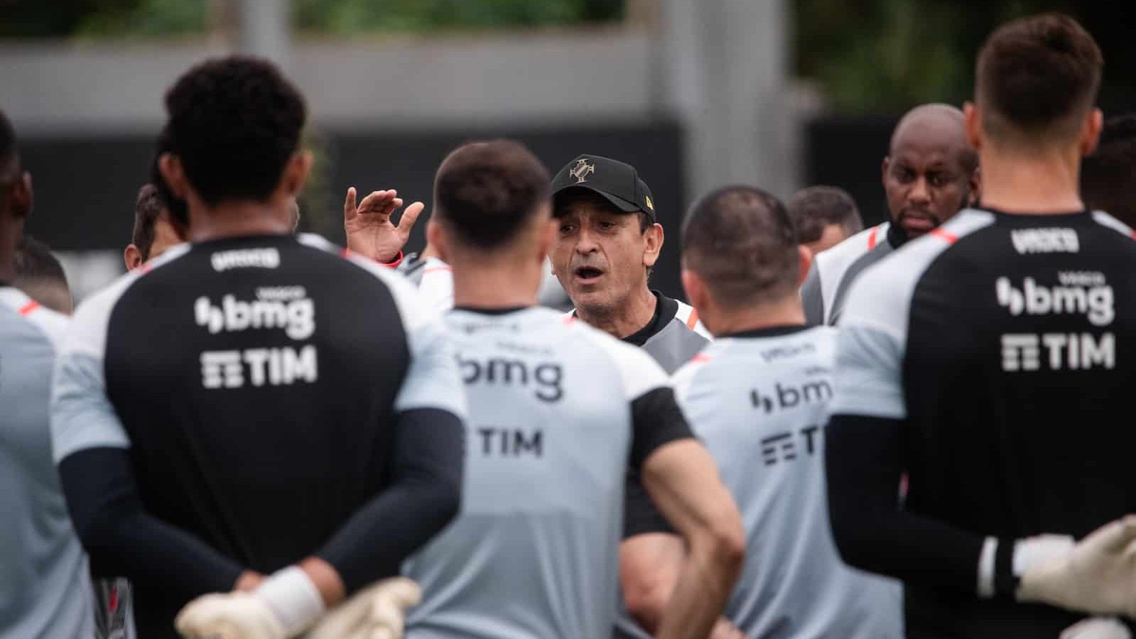 Vasco muda meio time e aposta na experi&ecirc;ncia para seguir recupera&ccedil;&atilde;o no Brasileiro