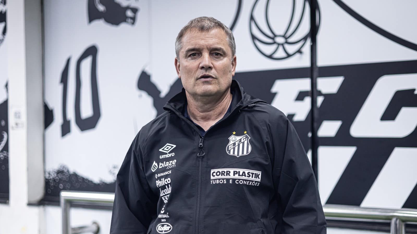 Santos: com homens de confian&ccedil;a, Aguirre inicia miss&atilde;o contra rebaixamento