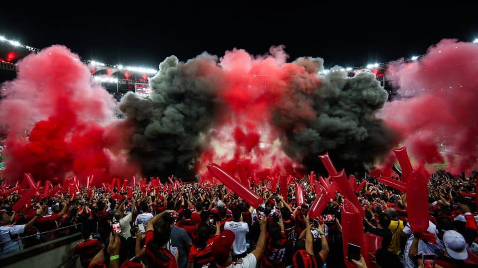 Atitude da torcida do Flamengo dá tom curioso para um fim de ano melancólico