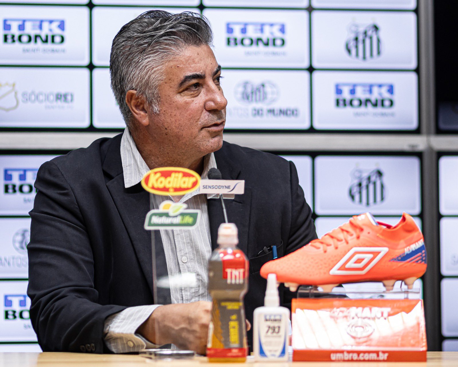 Novo coordenador do Santos, Gallo descarta sa&iacute;da de Marcos Leonardo agora