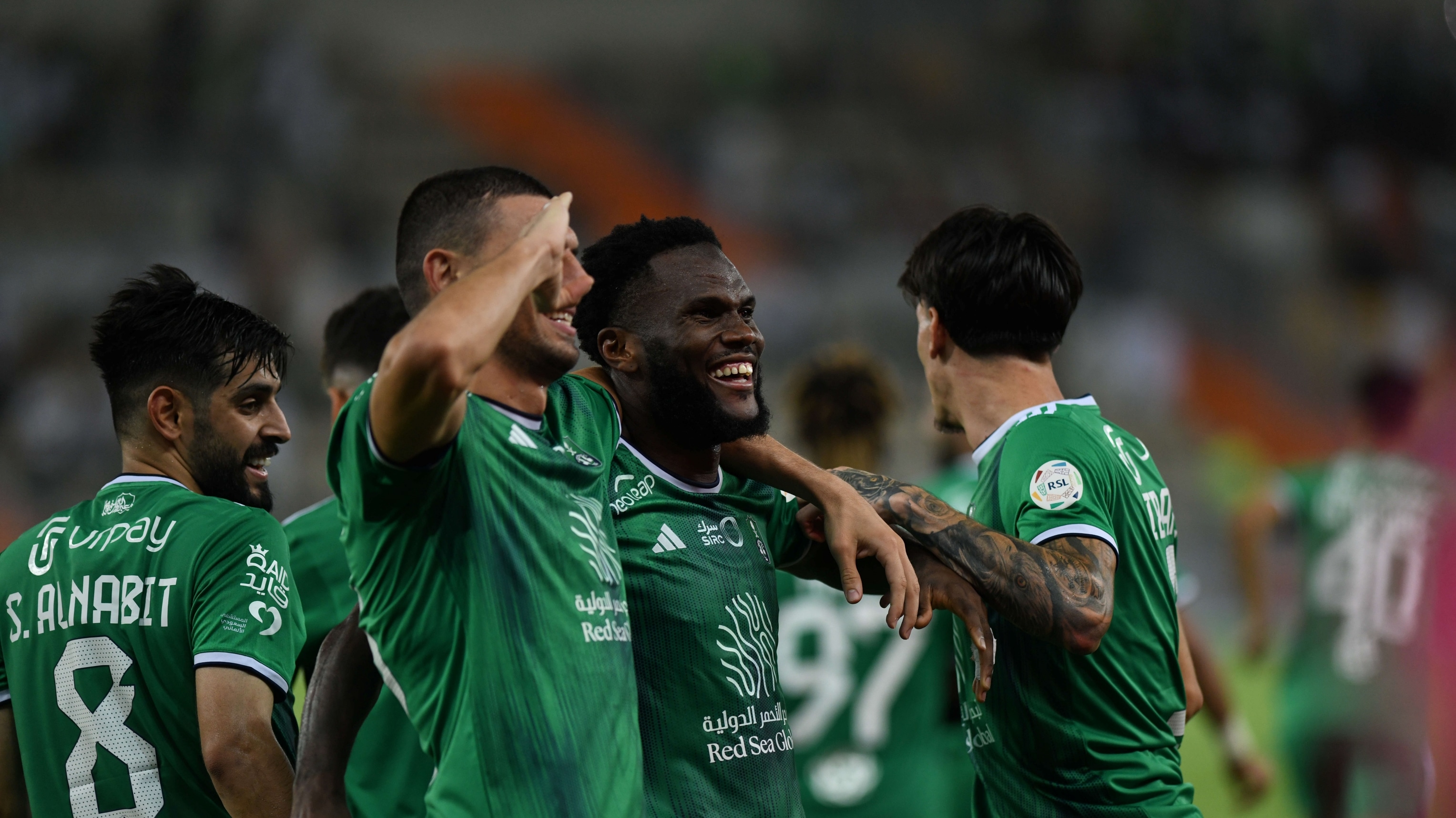 Kessi&eacute; acertou um petardo pelo Al-Ahli e CR7 de novo arrebentou pelo Al-Nassr