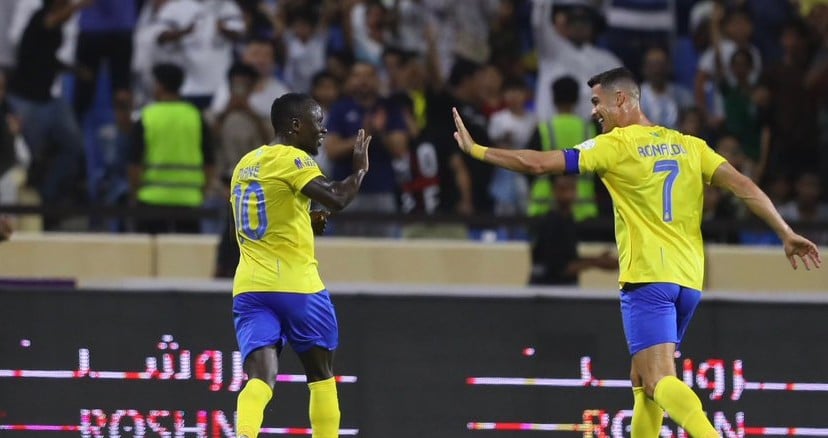 Ronaldo fez tr&ecirc;s gols, mas linda mesmo foi a assist&ecirc;ncia de calcanhar para Man&eacute;