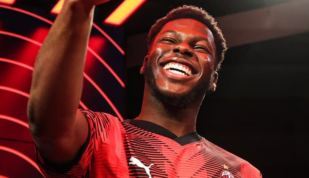 Musah amplia um mercado do Milan que recheia o elenco e aposta em muitos jovens