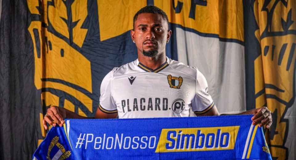 Zagueiro brasileiro é vítima de racismo e xenofobia em Portugal; caso é denunciado ao MP