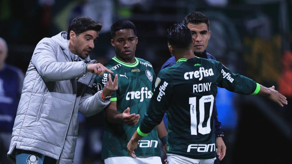 Palmeiras administra vantagem, elimina Deportivo Pereira e garante mais uma semifinal de Libertadores