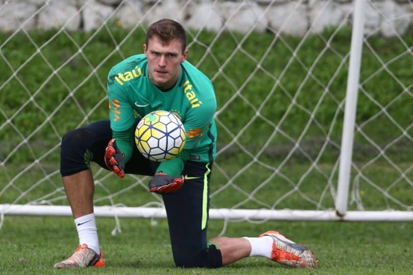 Corte de Bento é uma pena, mas Lucas Perri também merece convocação para Seleção