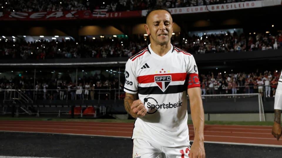 São Paulo espera Copa do Brasil para negociar merecida renovação com Rafinha