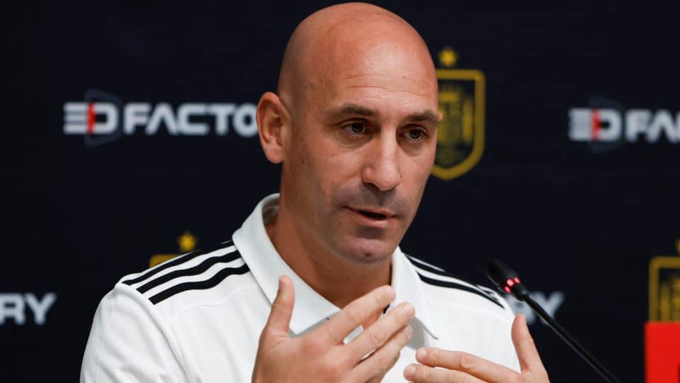 Fifa pressiona e quer Rubiales fora do futebol por 15 anos