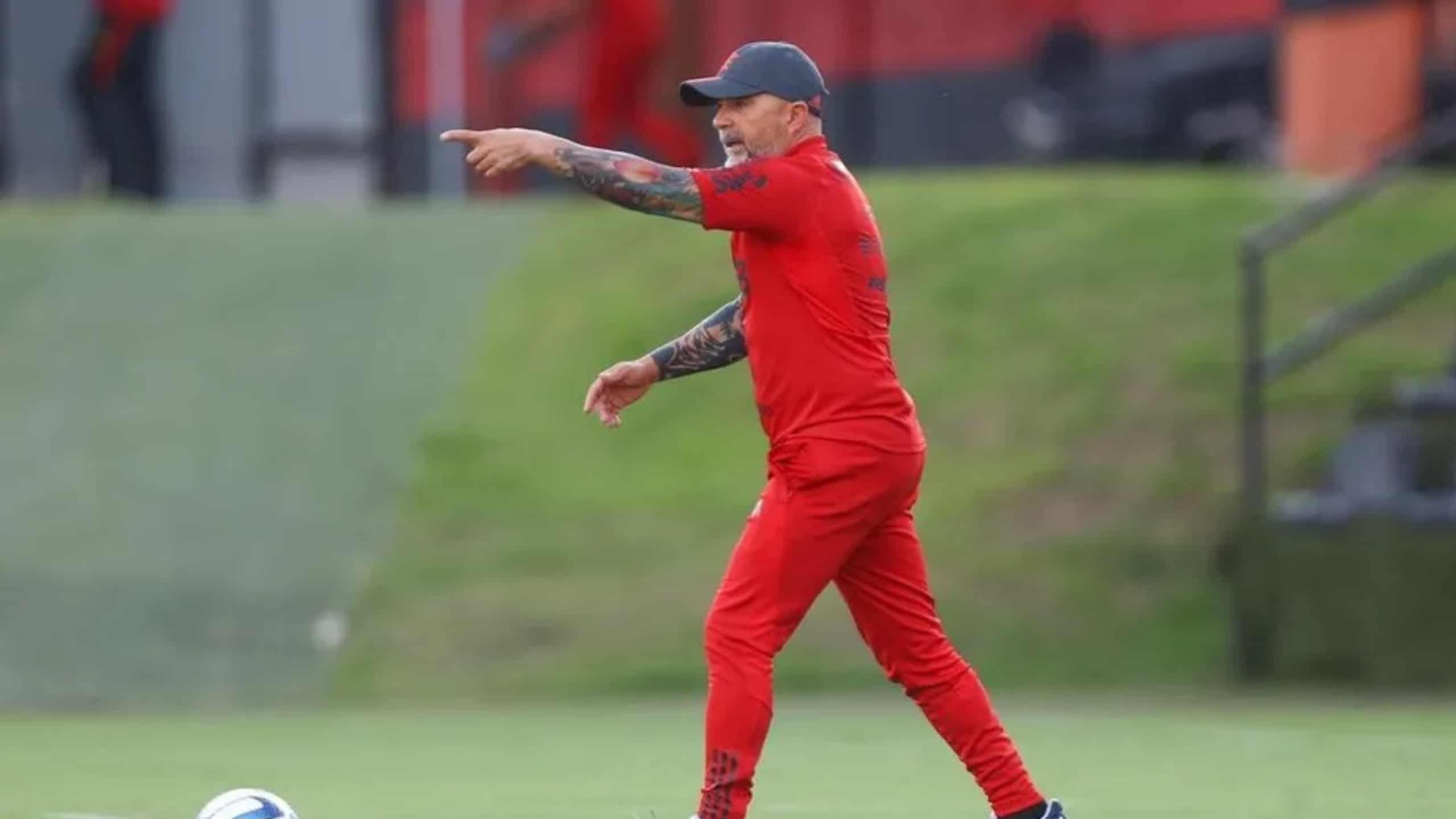 Flamengo vai para Assun&ccedil;&atilde;o com desfalque, e Sampaoli faz mist&eacute;rio na escala&ccedil;&atilde;o