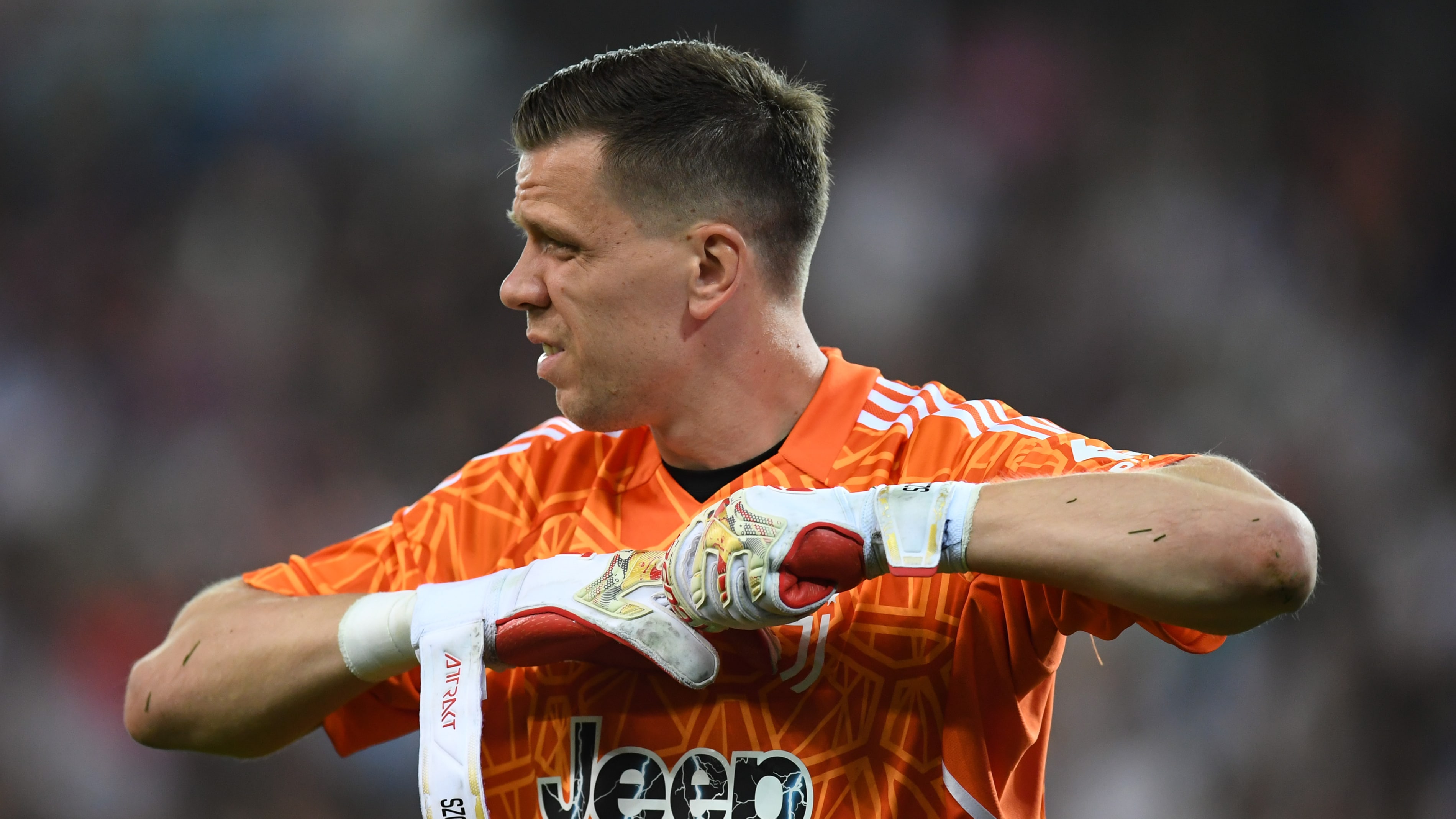 Szczesny n&atilde;o est&aacute; nem a&iacute; para a Ar&aacute;bia Saudita: &ldquo;J&aacute; ganhei muito dinheiro na vida&rdquo;