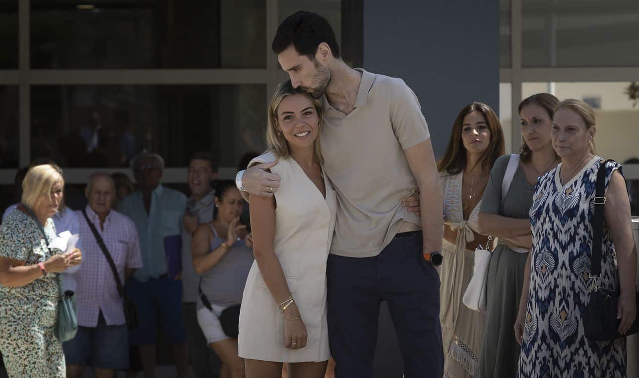 Sergio Rico enfim p&ocirc;de voltar para casa, depois de 82 dias hospitalizado