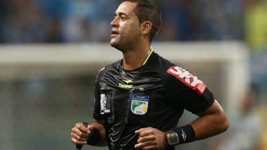 CBF admite erro em p&ecirc;nalti n&atilde;o marcado e afasta VAR de Corinthians x Gr&ecirc;mio (de novo)