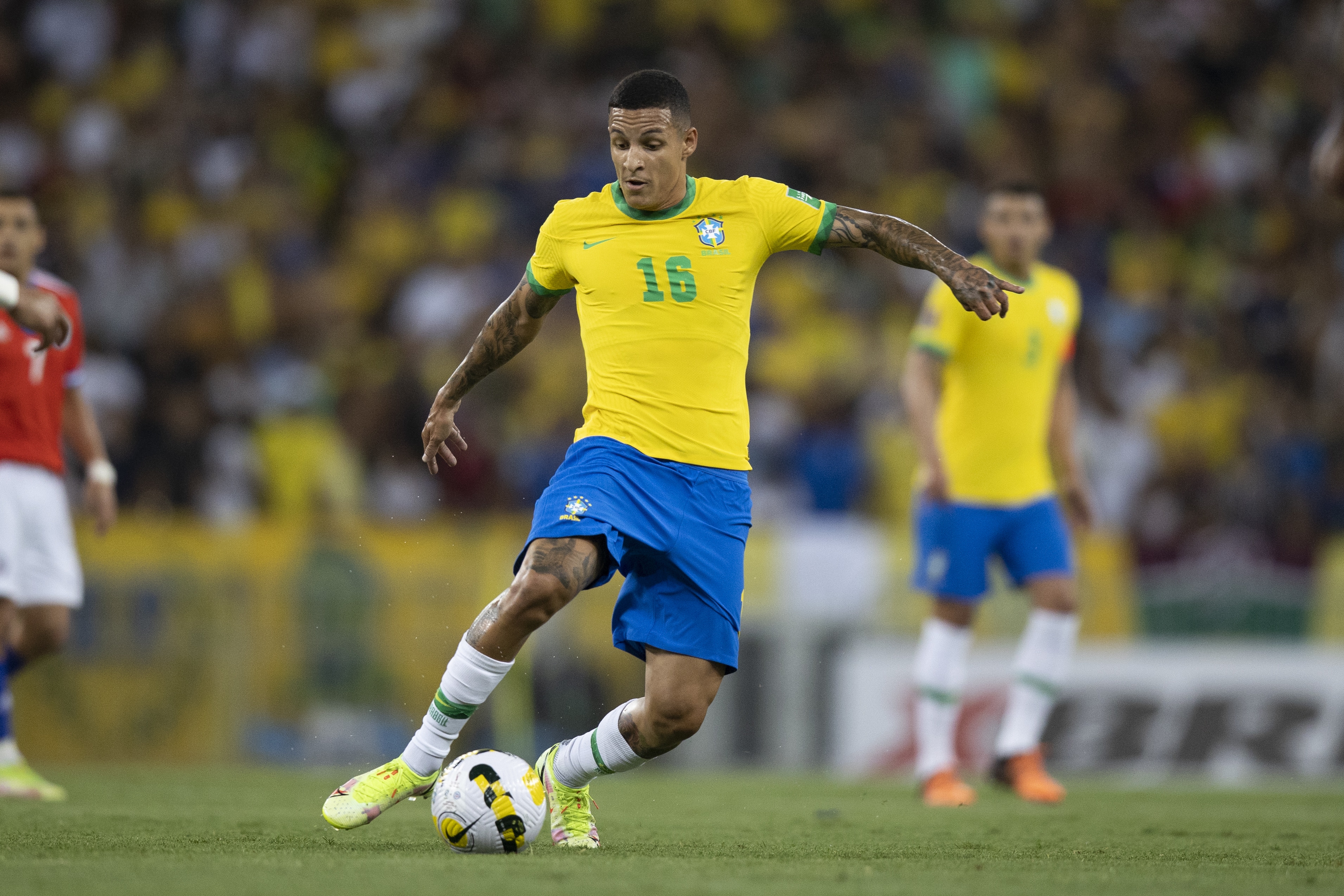 Guilherme Arana retorna &agrave; Sele&ccedil;&atilde;o Brasileira com m&eacute;ritos ap&oacute;s les&atilde;o que o tirou da Copa