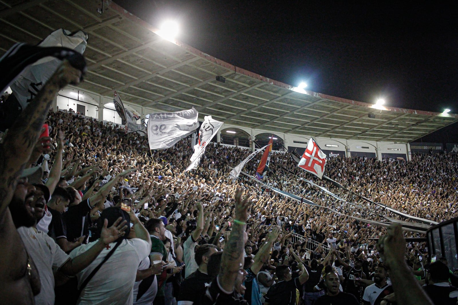 Vasco volta a ter p&uacute;blico em S&atilde;o Janu&aacute;rio depois de 91 dias; veja o que mudou no per&iacute;odo