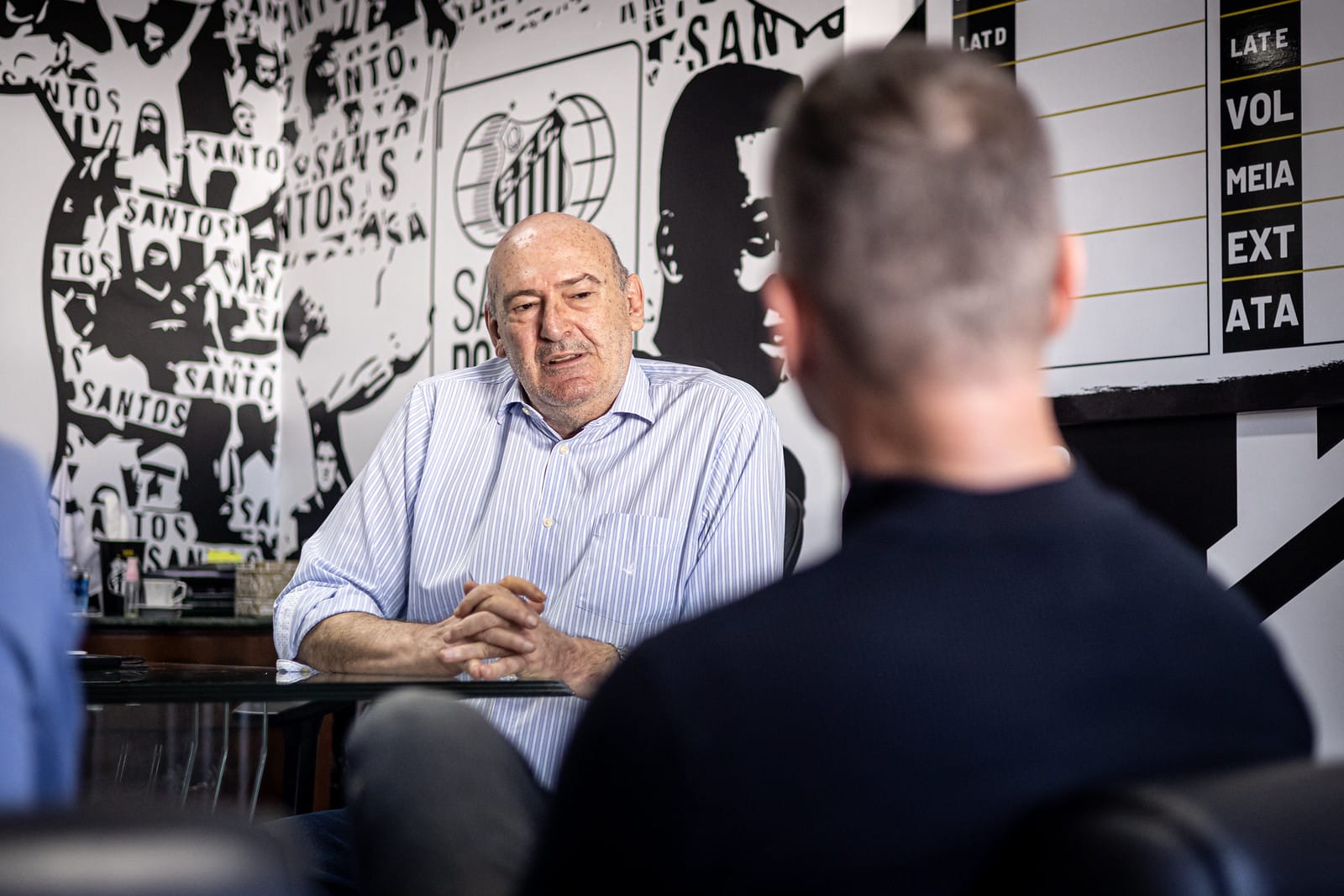 &Agrave; procura do 4&ordm; t&eacute;cnico no ano, Santos repete cartilha que rebaixou grandes para S&eacute;rie B