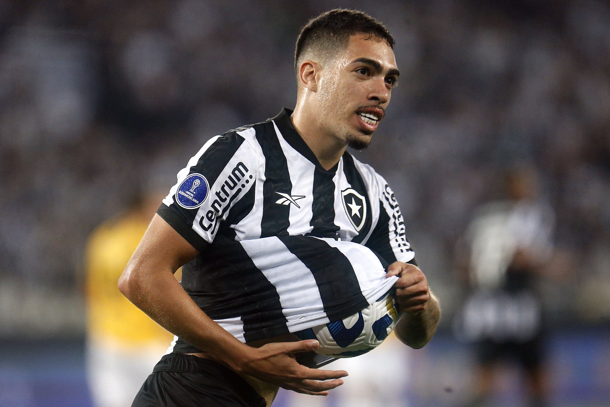 Botafogo: de contrato renovado, Hugo voltar&aacute; a ter uma merecida oportunidade como titular